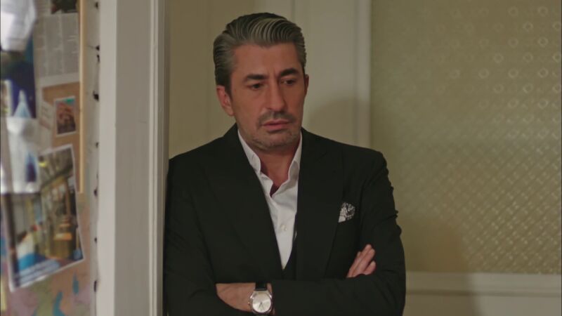 Cihan investiga a Harun y a Mithat ante la posibilidad de traición