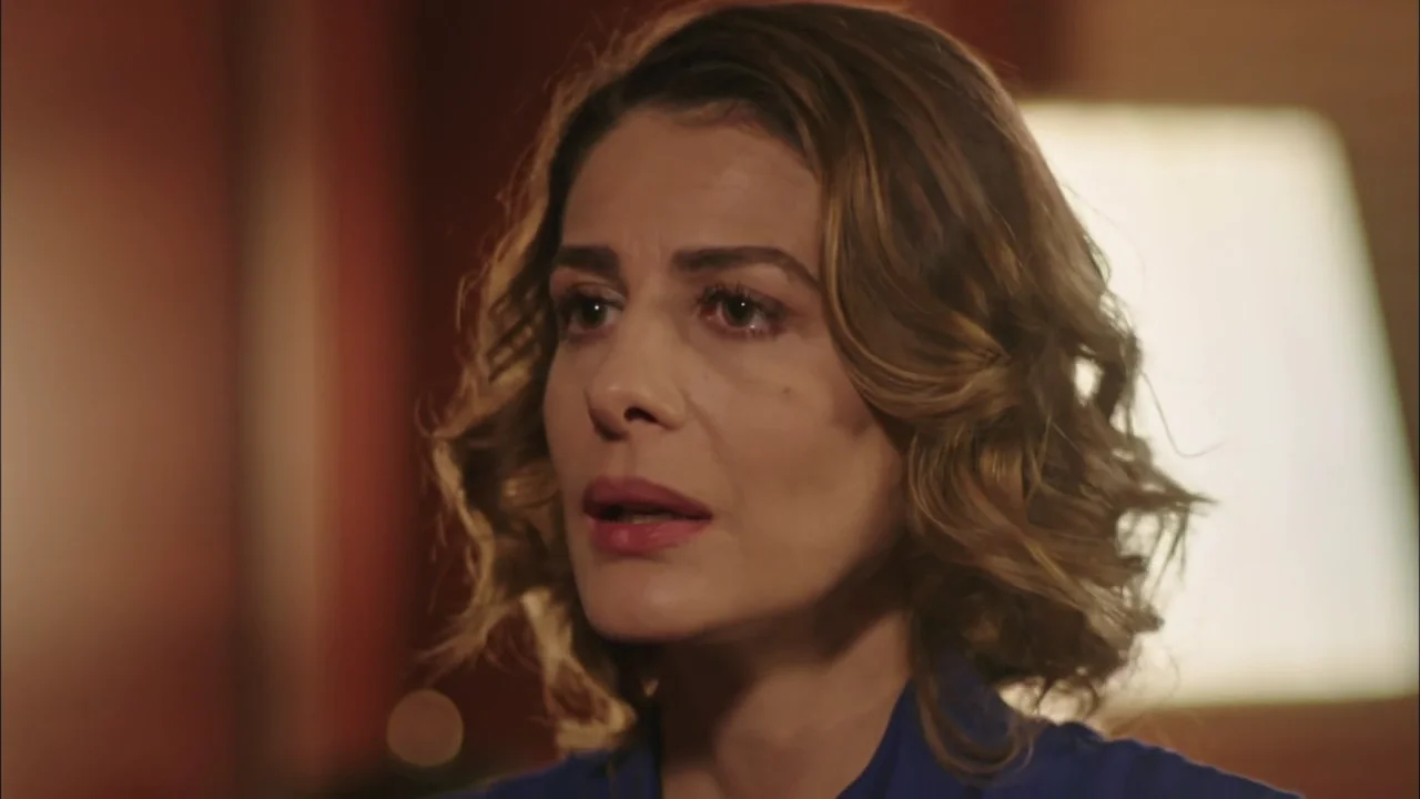 El enfrentamiento entre Harun y Cihan deja en medio a Dilara El enfrentamiento entre Harun y Cihan deja en medio a Dilara