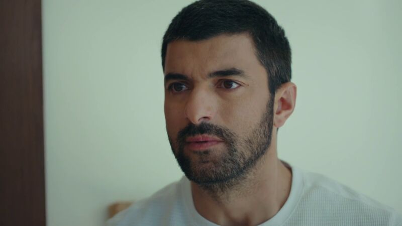 Sancar, Melek y Nare pintan juntos su nueva casa