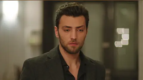 Deniz, sorprendido Paramparça: Vidas cruzadas