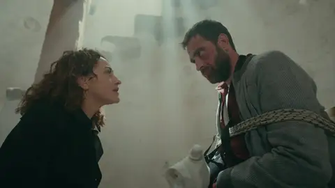 Müge se enfrenta a Akin por útlima vez: "He perdido la cabeza por tu culpa" Müge se enfrenta a Akin por útlima vez: "He perdido la cabeza por tu culpa"