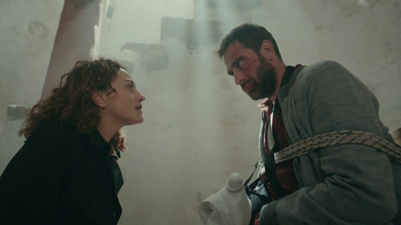 Müge se enfrenta a Akin por útlima vez: 