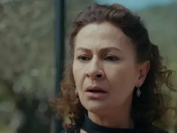 Halise recibe la noticia: "Menekse estaba embarazada" Halise recibe la noticia: "Menekse estaba embarazada"