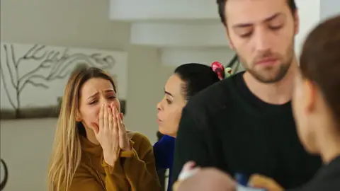 El disgusto de cansu Paramparça: Vidas cruzadas