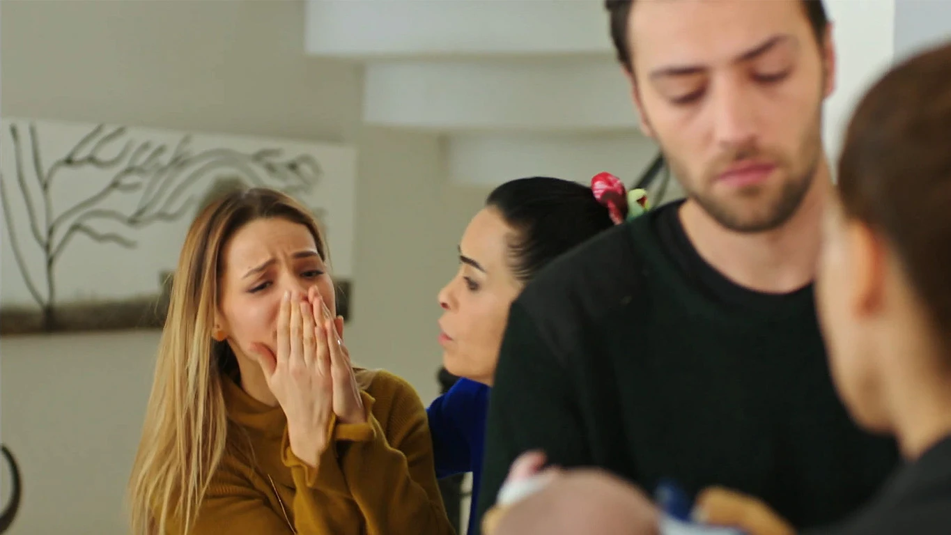 El disgusto de cansu Paramparça: Vidas cruzadas