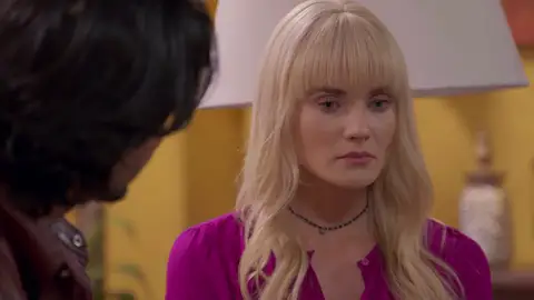 Isabela consigue lo que tanto deseaba de Rafael: una casa a su nombre Isabela consigue lo que tanto deseaba de Rafael: una casa a su nombre