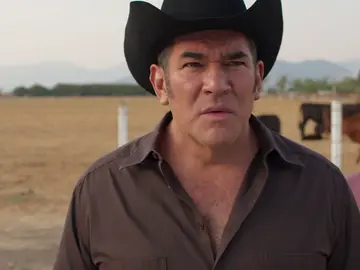Una pintada contra Octavio pone en compromiso su futuro político Una pintada contra Octavio pone en compromiso su futuro político