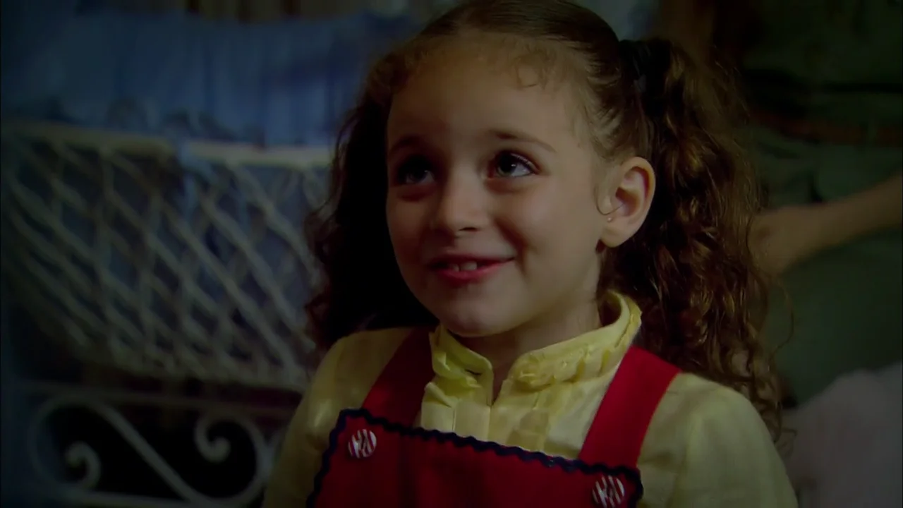 Deniz sorprende a su padre y Bahar con unos regalos muy especiales Deniz sorprende a su padre y Bahar con unos regalos muy especiales