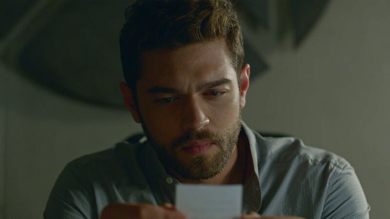 Savas recibe un dulce regalo de Meryem para agradecer un buen gesto