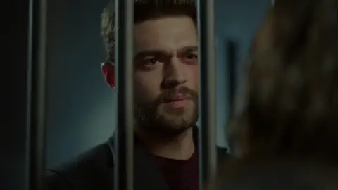 "Si tú y yo nos hubiéramos conocido en otro momento, yo nunca me apartaría de ti" "Si tú y yo nos hubiéramos conocido en otro momento, yo nunca me apartaría de ti"