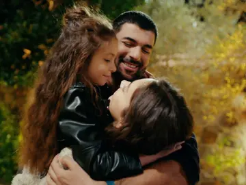 Sancar accede a las peticiones de su hija y recrea cómo le pidió matrimonio a Nare Sancar accede a las peticiones de su hija y recrea cómo le pidió matrimonio a Nare