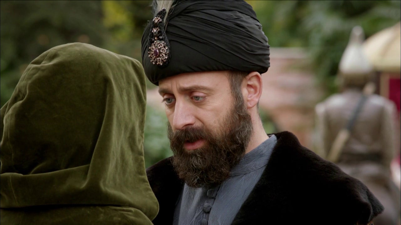 Solimán decide alejar a su hermana Athysa de la corte por su bien