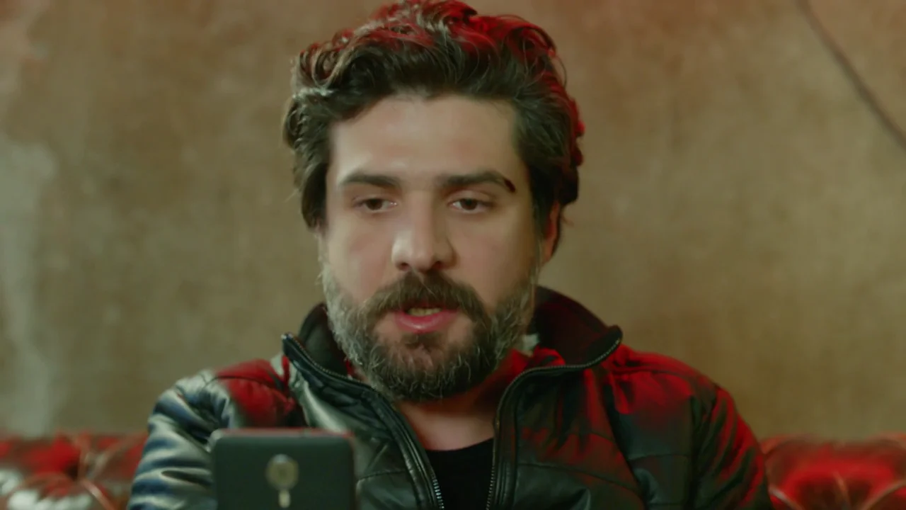 Oktay sigue libre y amenaza con matar a Meryem y a la madre de Derin