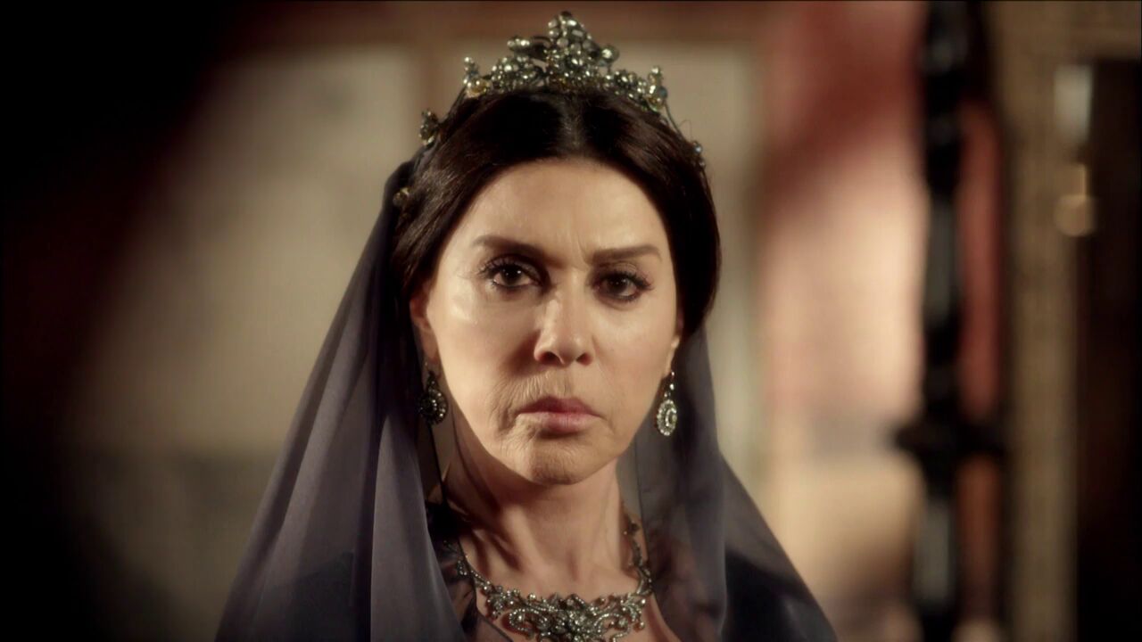 Valide, la madre de Solimán, se desmaya cuando iba a delatar a Ibrahim
