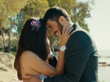 ¡Viva los novios! Mavi y Sancar se casan en una ceremonia íntima ¡Viva los novios! Mavi y Sancar se casan en una ceremonia íntima