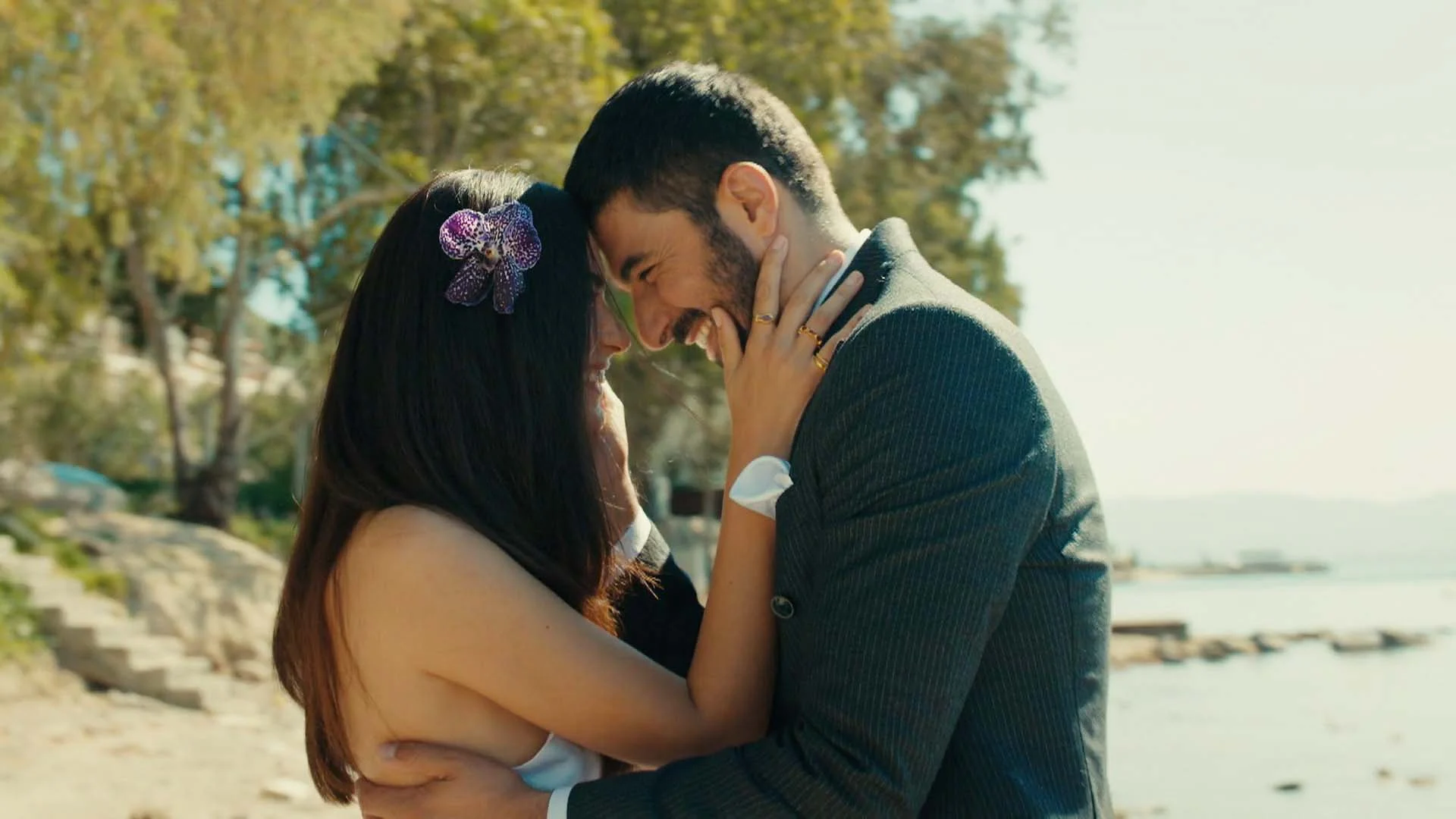 ¡Viva los novios! Mavi y Sancar se casan en una ceremonia íntima ¡Viva los novios! Mavi y Sancar se casan en una ceremonia íntima