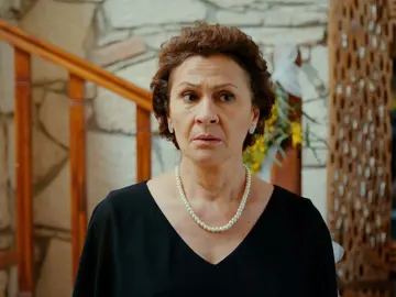 La policía interrumpe la boda de Yayha y detiene a Halise La policía interrumpe la boda de Yayha y detiene a Halise