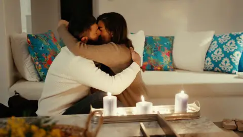 Mavi y Sancar pasan su primera noche juntos: "Quiero aprender a conocerte" Mavi y Sancar pasan su primera noche juntos: "Quiero aprender a conocerte"