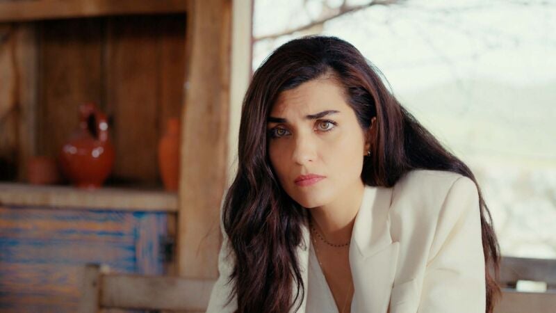 Mavi se convierte en la señora de la casa e idea un plan para evitar que Sancar vaya a prisión