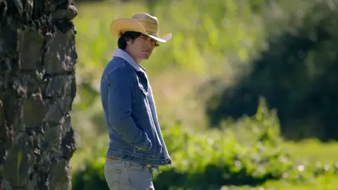 Leonel comienza su investigación sobre el supuesto hijo de Don Patricio Leonel comienza su investigación sobre el supuesto hijo de Don Patricio