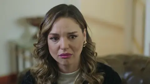 Muzaffer le pide a Tuba que se vaya de la mansión Muzaffer le pide a Tuba que se vaya de la mansión