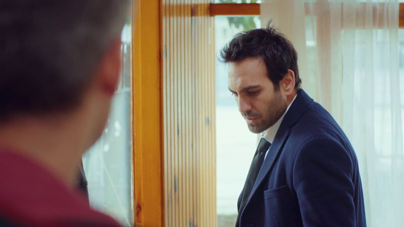 Demir no encuentra las razones de por qué su hija lo ha rechazado