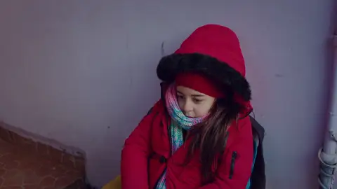 La pesadilla se repite: Öykü, abandonada por Demir y Asu, se queda sin hogar La pesadilla se repite: Öykü, abandonada por Demir y Asu, se queda sin hogar