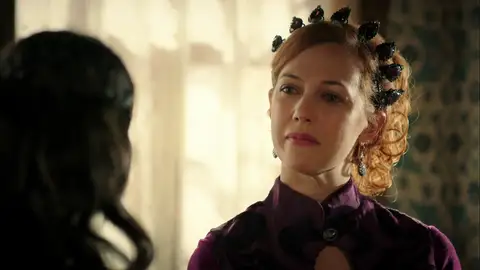 Nigar Kalfa advierte a Hürrem de la posible traición de Rüstem Nigar Kalfa advierte a Hürrem de la posible traición de Rüstem