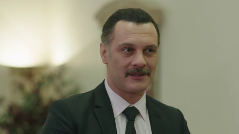 ¡El sueño de Muzaffer se hace realidad! Emre acepta irse a vivir con ellos y la familia al completo vivirá junta