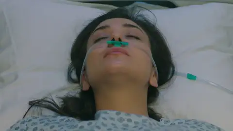 Las suplicas de Muzaffer y sus hijos se convierten en realidad: ¡Nefise está viva! Las suplicas de Muzaffer y sus hijos se convierten en realidad: ¡Nefise está viva!