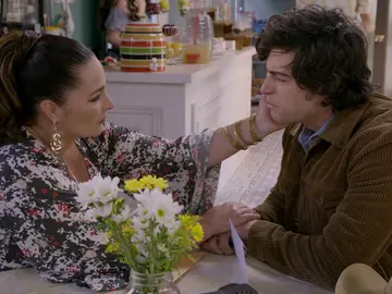 Mateo y Esmeralda ya como madre e hijo, buscan las respuestas a su pasado Mateo y Esmeralda ya como madre e hijo, buscan las respuestas a su pasado