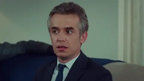 La complicada y cómica petición de mano de Ugur a Sevgi La complicada y cómica petición de mano de Ugur a Sevgi