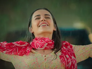 Ayse enseña a Ferit a disfrutar del momento en plena tormenta de verano Ayse enseña a Ferit a disfrutar del momento en plena tormenta de verano