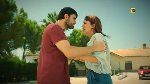 Yaman y Hande Corazón herido