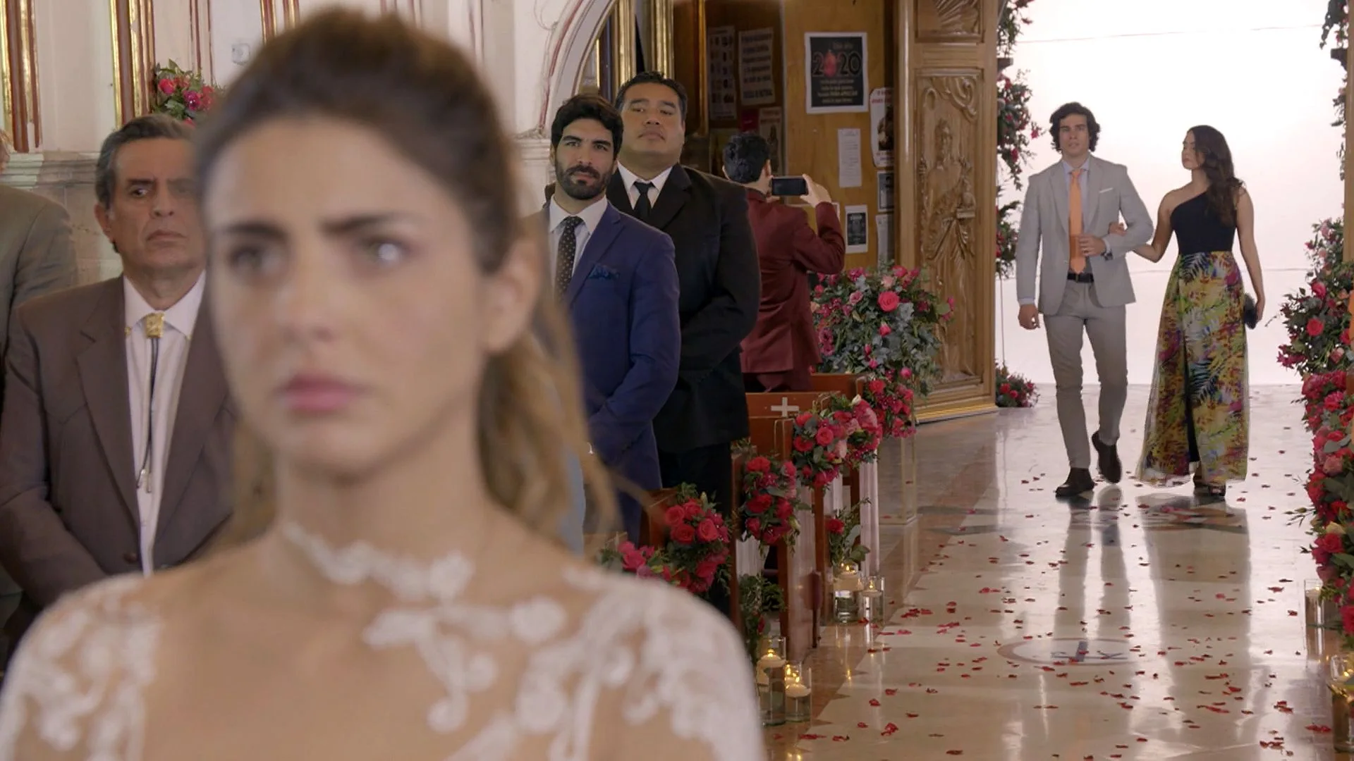 Mateo en la boda de Valeria Quererlo todo