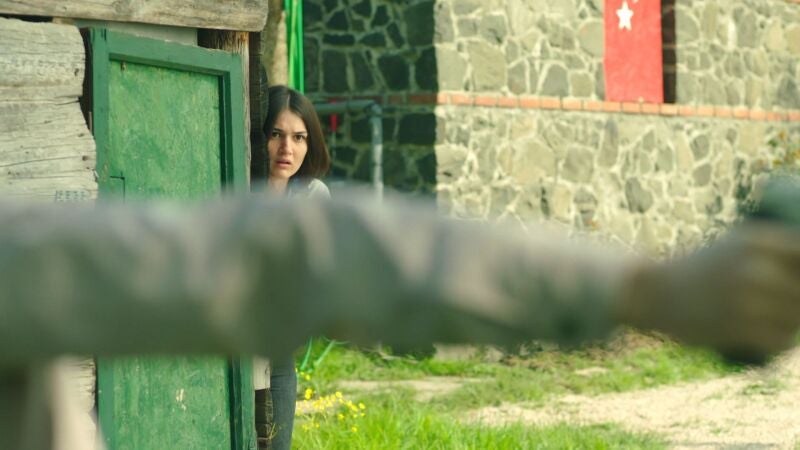 Cemre descubre de la peor manera posible el verdadero rostro de Ahmet