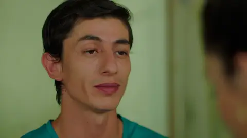 Baha se despide de Ayse con una venganza contra Ferit Baha se despide de Ayse con una venganza contra Ferit
