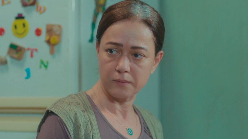 Hatice intenta enmendar su error y Bahar la rechaza: 