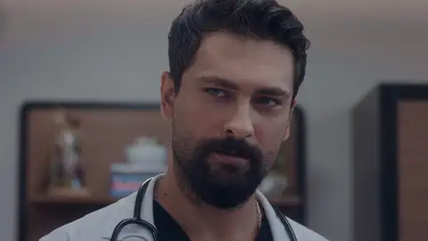 Alí se gana el respeto de Ferman al descubrir que el diagnóstico de un paciente es erróneo Alí se gana el respeto de Ferman al descubrir que el diagnóstico de un paciente es erróneo