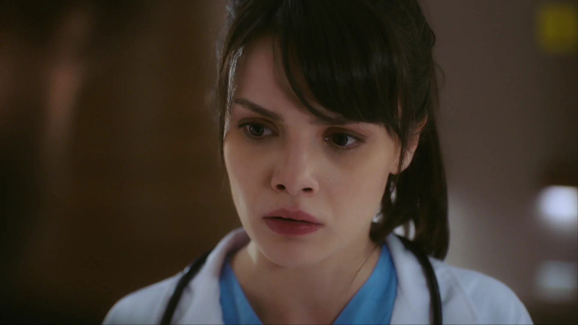 Nazlí se rompe al cometer un error mortal con un paciente: “Ha muerto por mi culpa” Nazlí se rompe al cometer un error mortal con un paciente: “Ha muerto por mi culpa”