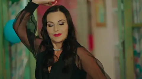 Azade bendice la cafetería de Ayse cumpliendo el deseo de Ferit: “Mucha suerte y prosperidad” Azade bendice la cafetería de Ayse cumpliendo el deseo de Ferit: “Mucha suerte y prosperidad”