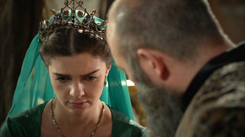 Solimán interroga a Mihrimah tras descubrir que quiere divorciarse de Rustem