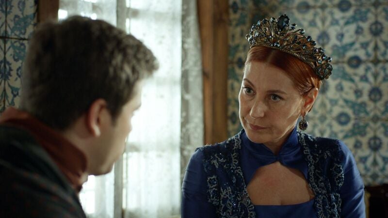 El hijo de Hürren se pone de parte de Mustafá ante la sorpresa de ella