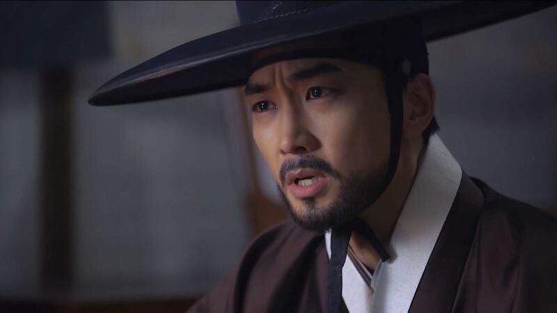 Saimdang es la única persona viva que ha leído el poema prohibido del rey