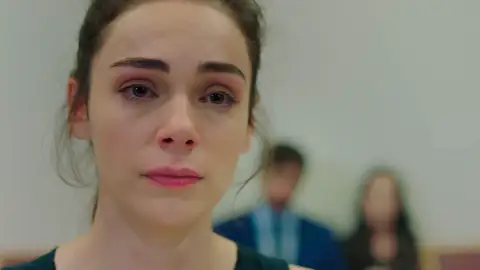 Ayse miente y se declara culpable del asesinato de Baha Ayse miente y se declara culpable del asesinato de Baha