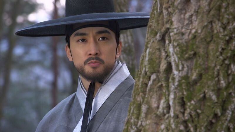 Lee Gyeom se empieza a hacer preguntas sobre lo que ocurrió en la matanza del templo budista