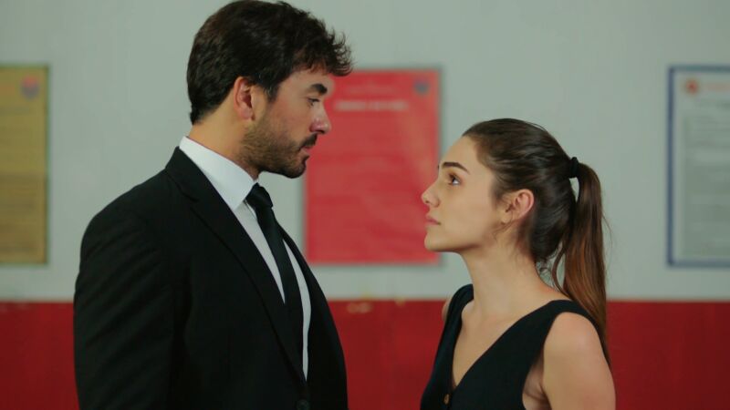 Ferit se convierte en el abogado de Ayse: “Haré todo lo posible para sacarte de aquí”