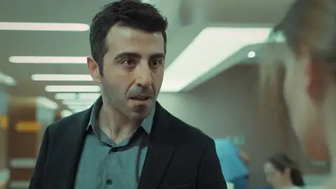 Akin amenaza a Süreyya La novia de Estambul