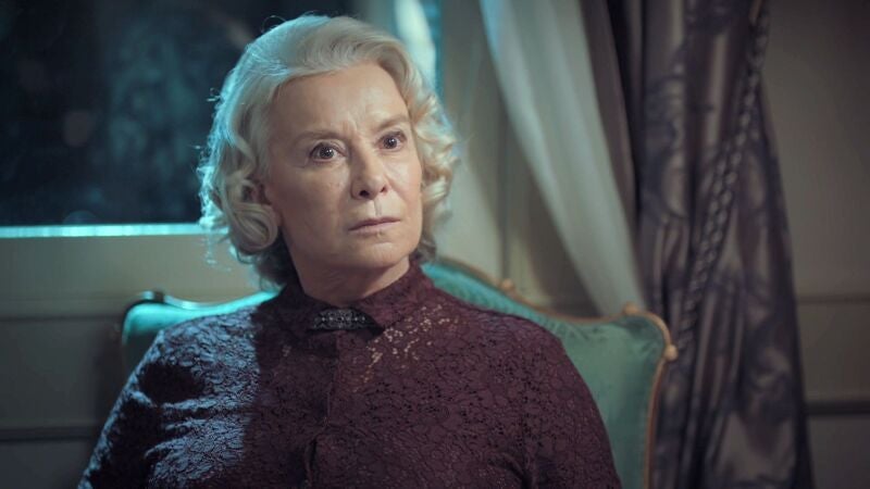 La desproporcionada reacción de Esma cuando Süreyya intenta ser amable con ella