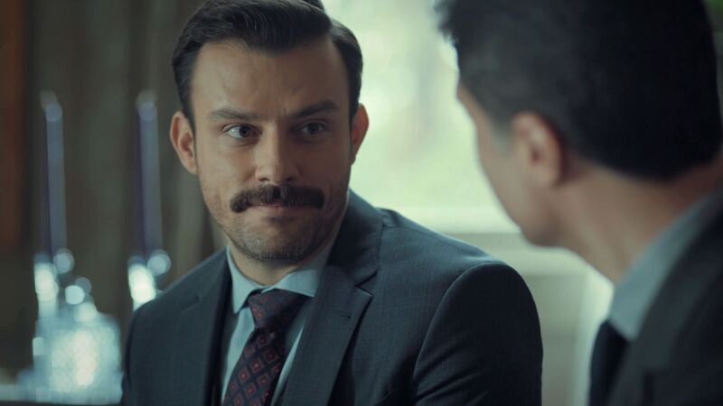 Faruk interroga a su hermano Fikret tras su repentino interés en casarse con Ipek